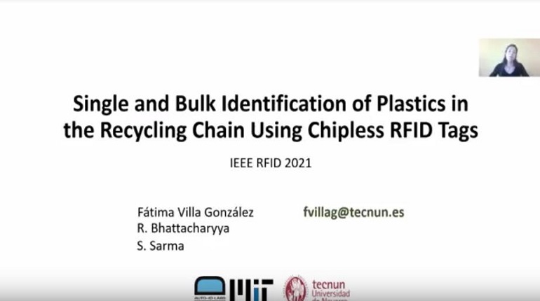 Single and Bulk Identification of Plastics in the Recycling Chain Using Chipless RFID Tags